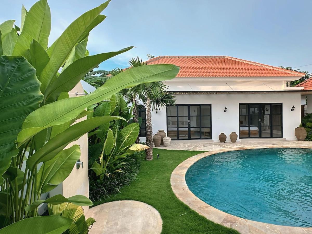 Amerta Villa Seminyak Exterior photo