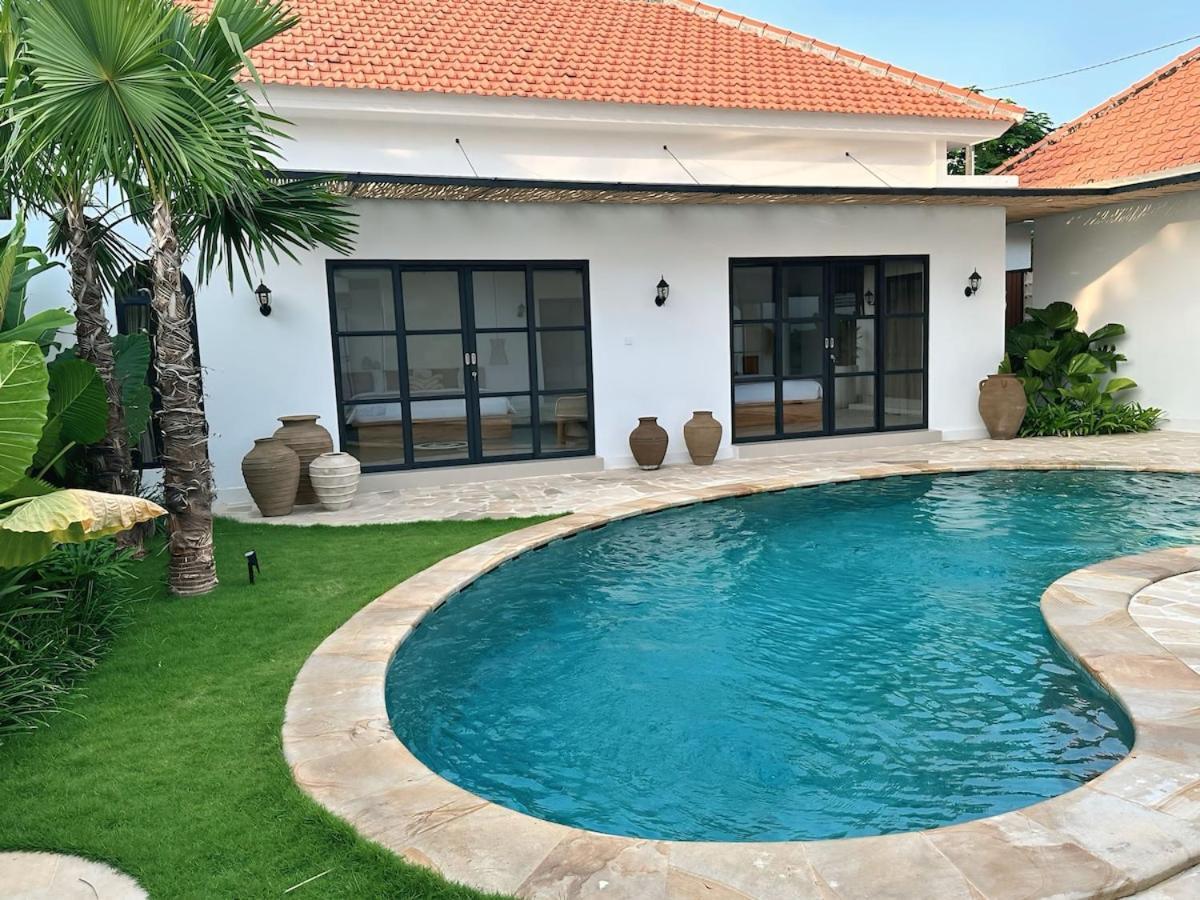 Amerta Villa Seminyak Exterior photo